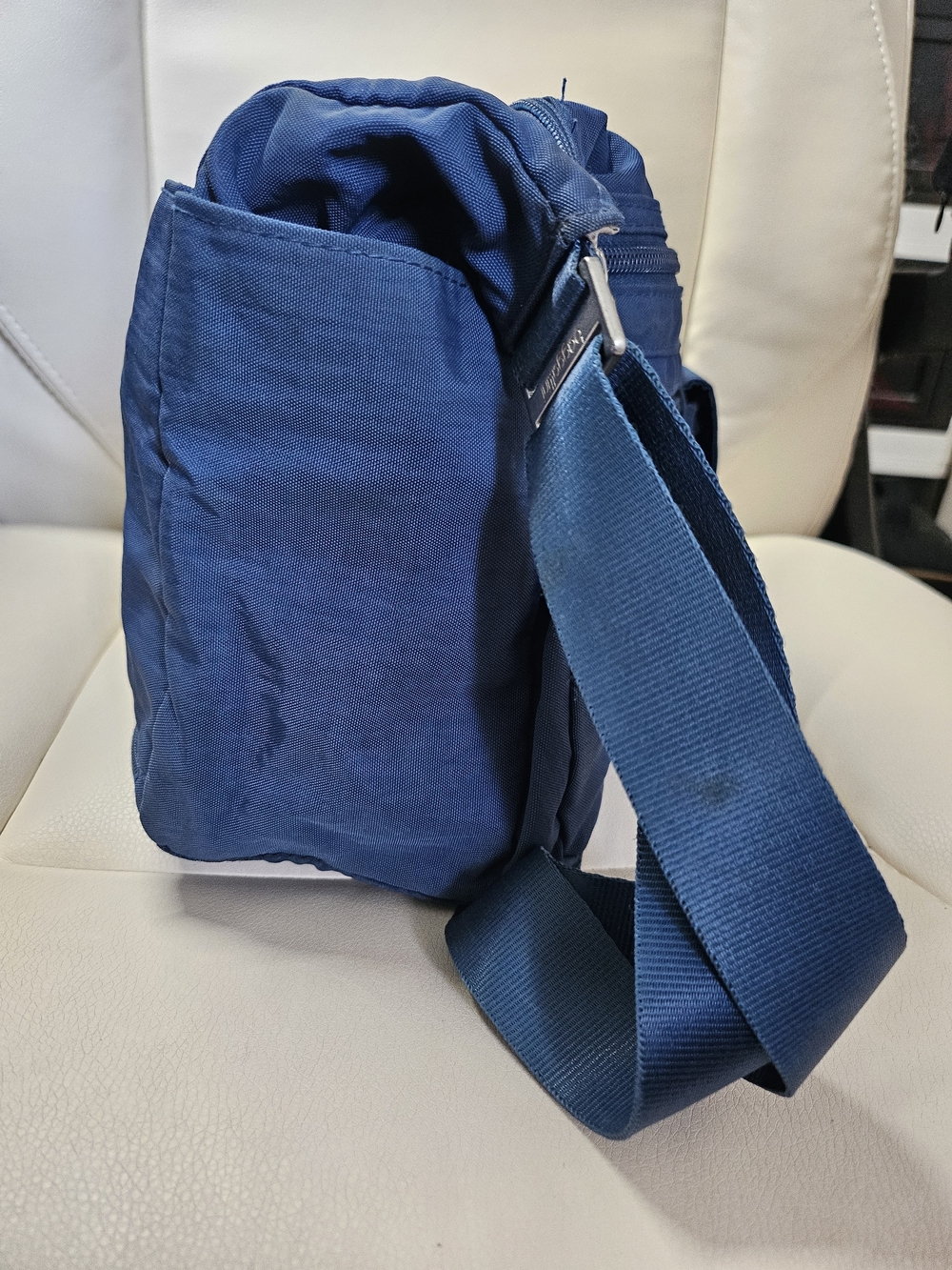 Baggallini Deep Blue Crossbody with Matching Wristlet - Picture 8 of 16